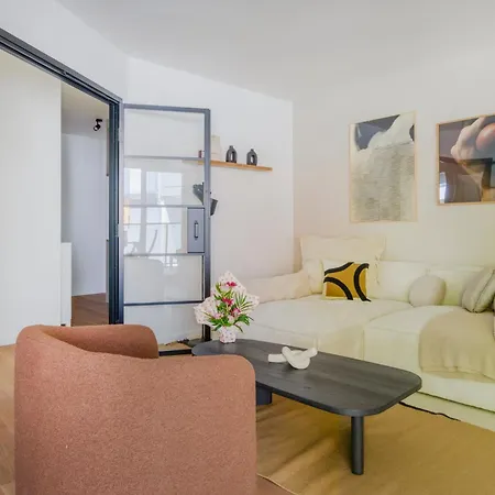 Paris West Elegant